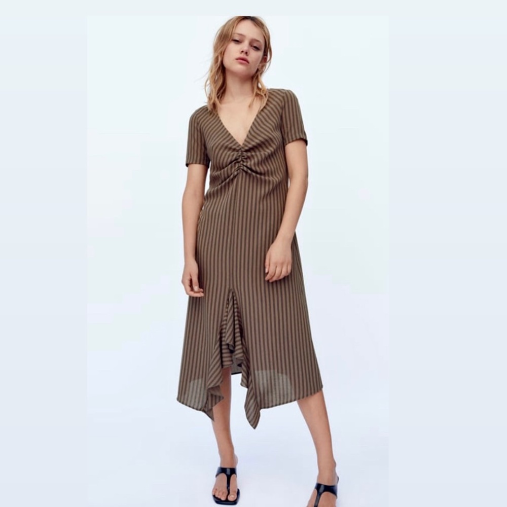 RUFFLED RUCHED DRESS
